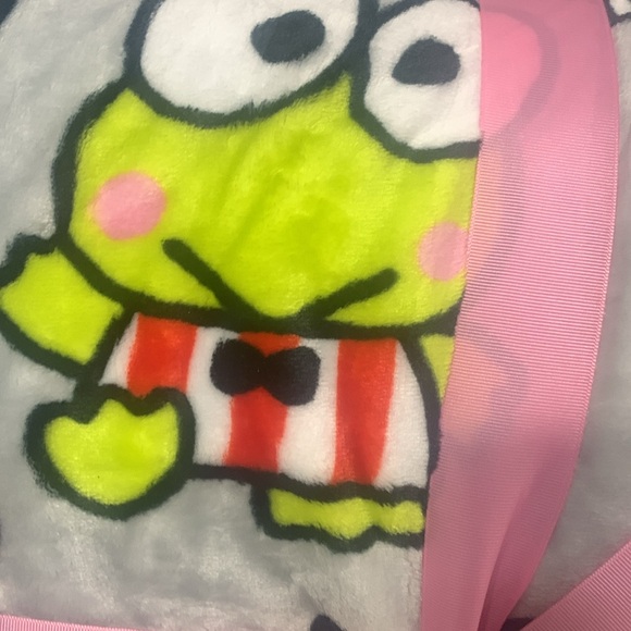 New Hello Kitty & Friends 60" x 90" Twin Gray Super Soft Plush Blanket With Bow - Picture 7 of 8